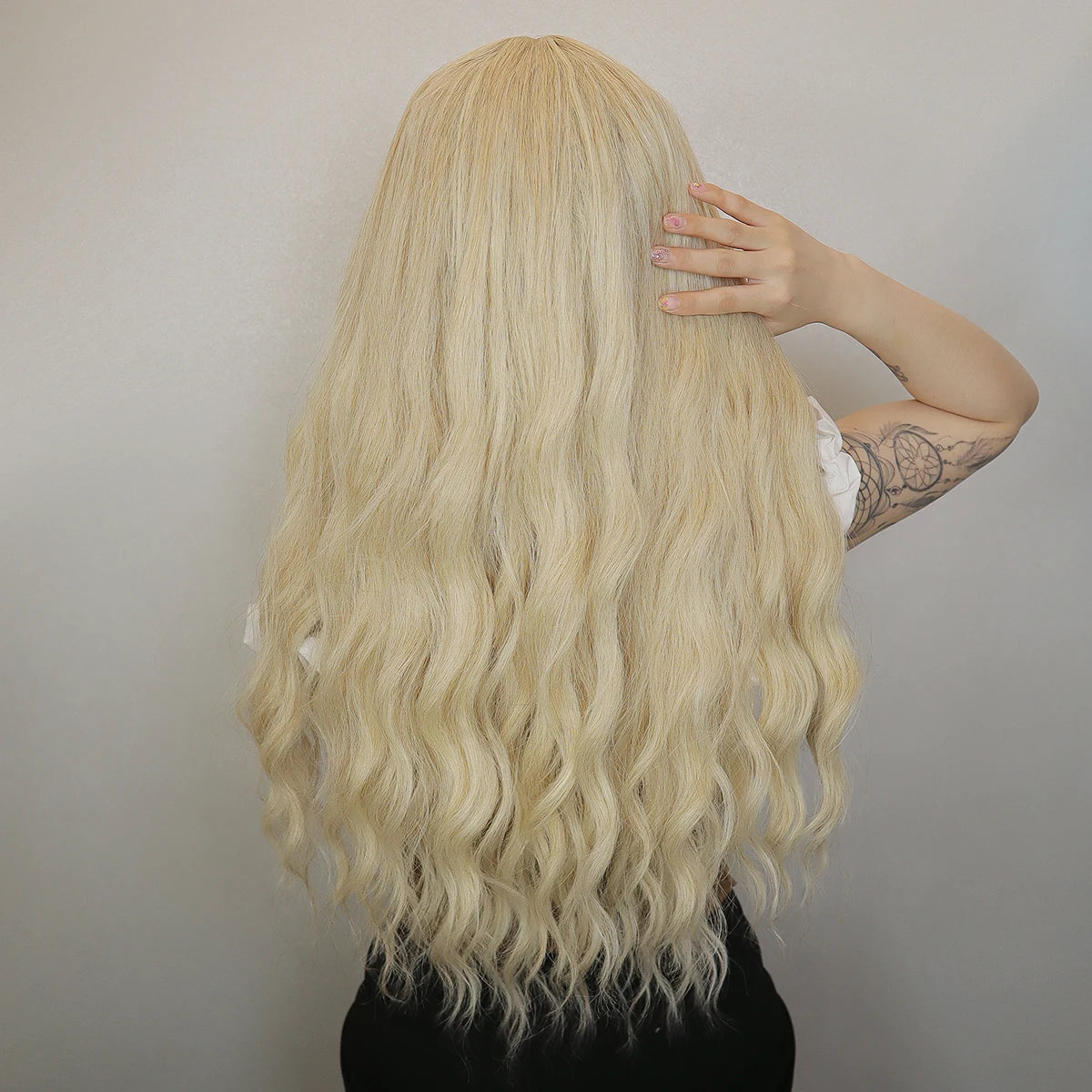 Long Wavy Synthetic Blonde Beige Wigs with Bangs for Women Deep Wave Blonde Hairs Cosplay Party Daily Use Heat Resistant Wig